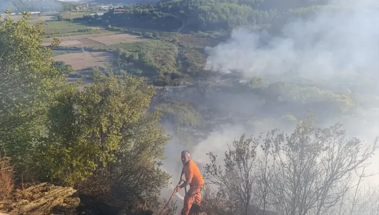 Antalya Aksu’da Orman Yangınına Hava ve Kara Müdahalesi